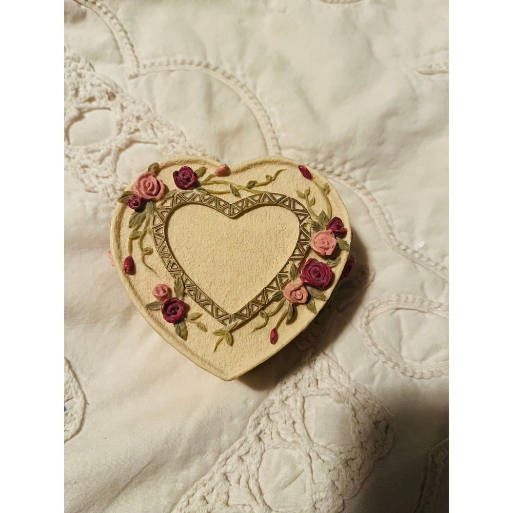 1994 Dezine Heart Trinket Box